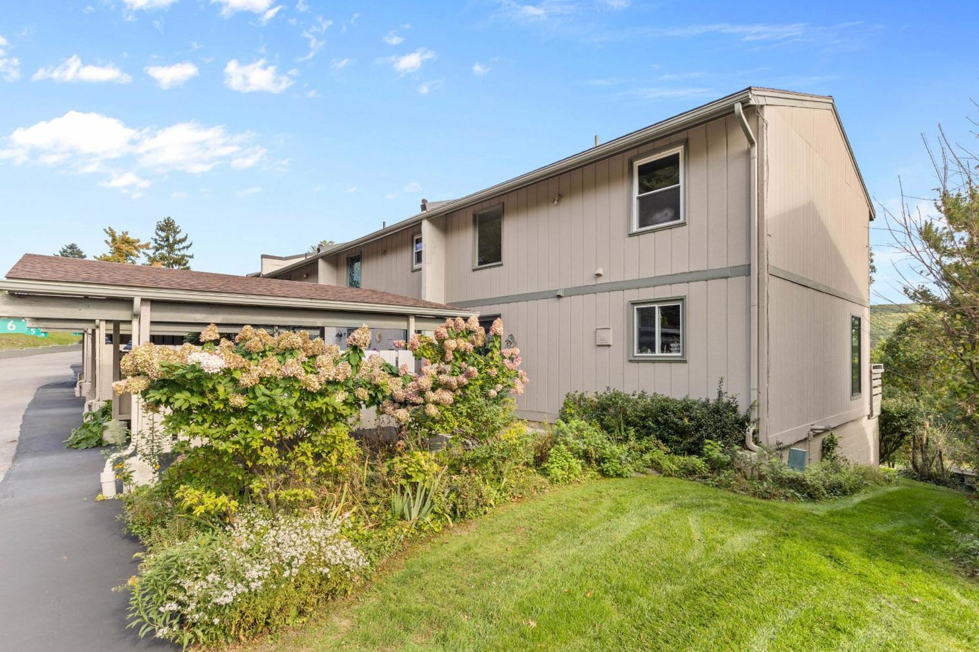Canandaigua Lake Retreat With View And Private Beach Access, Foliage, Hike, And Ski Экстерьер фото