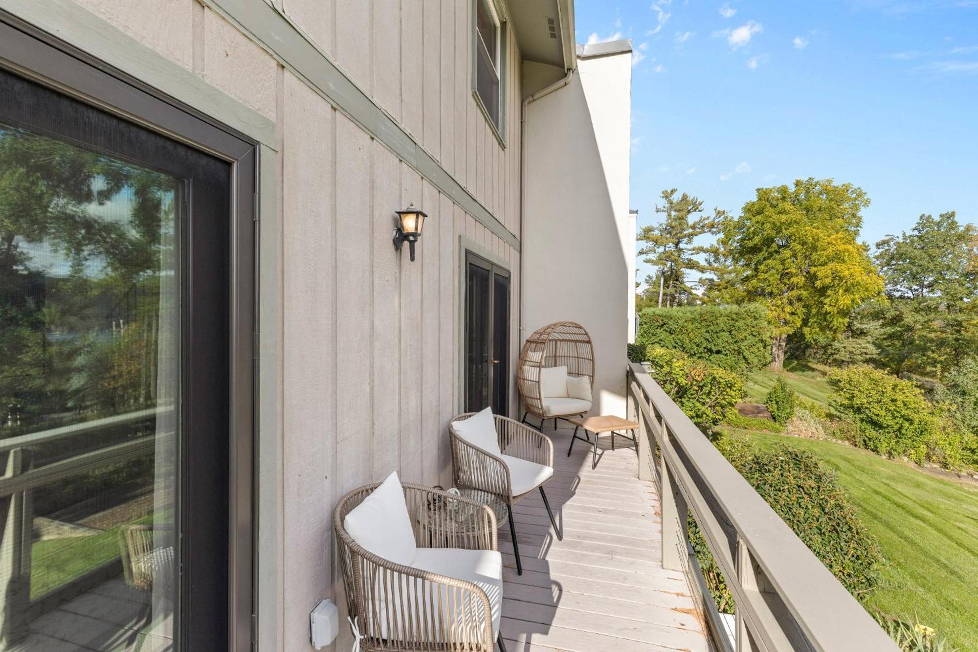 Canandaigua Lake Retreat With View And Private Beach Access, Foliage, Hike, And Ski Экстерьер фото