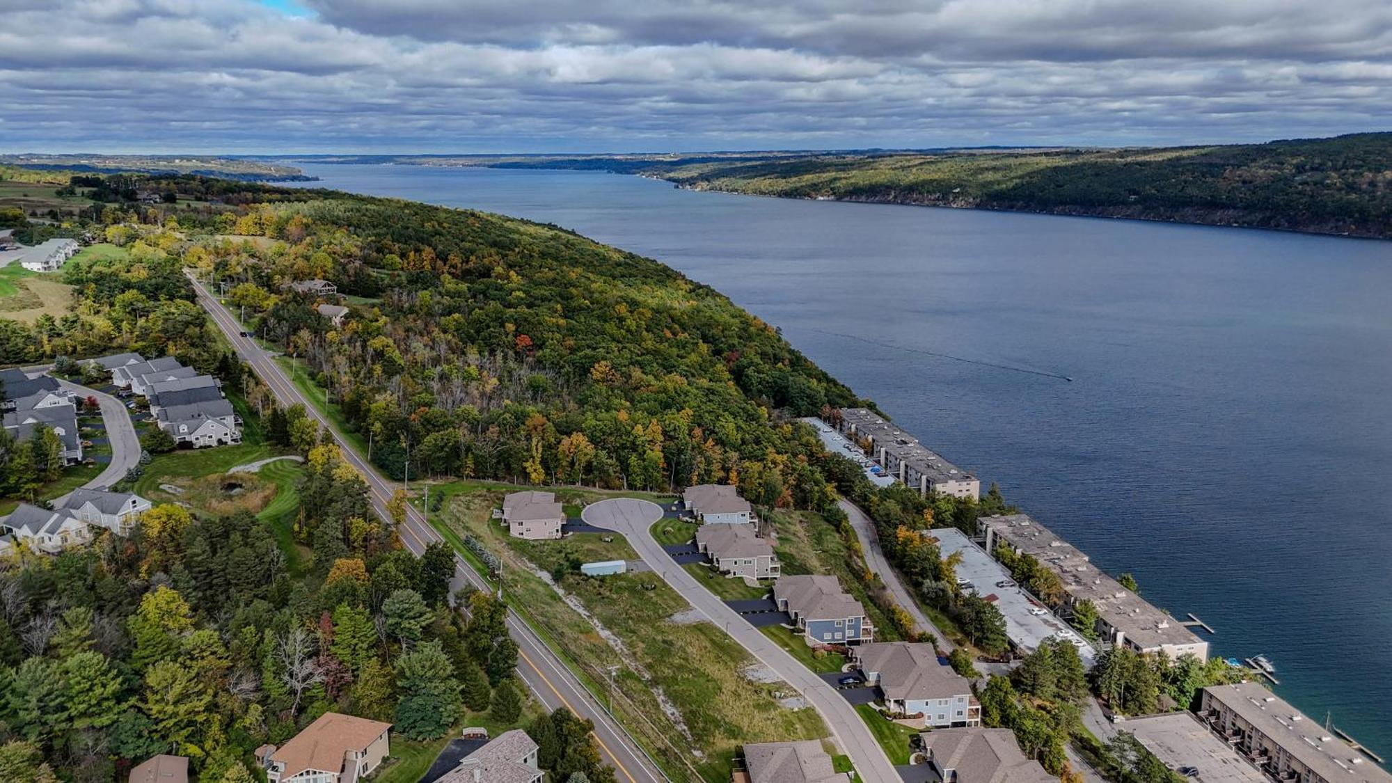 Canandaigua Lake Retreat With View And Private Beach Access, Foliage, Hike, And Ski Экстерьер фото