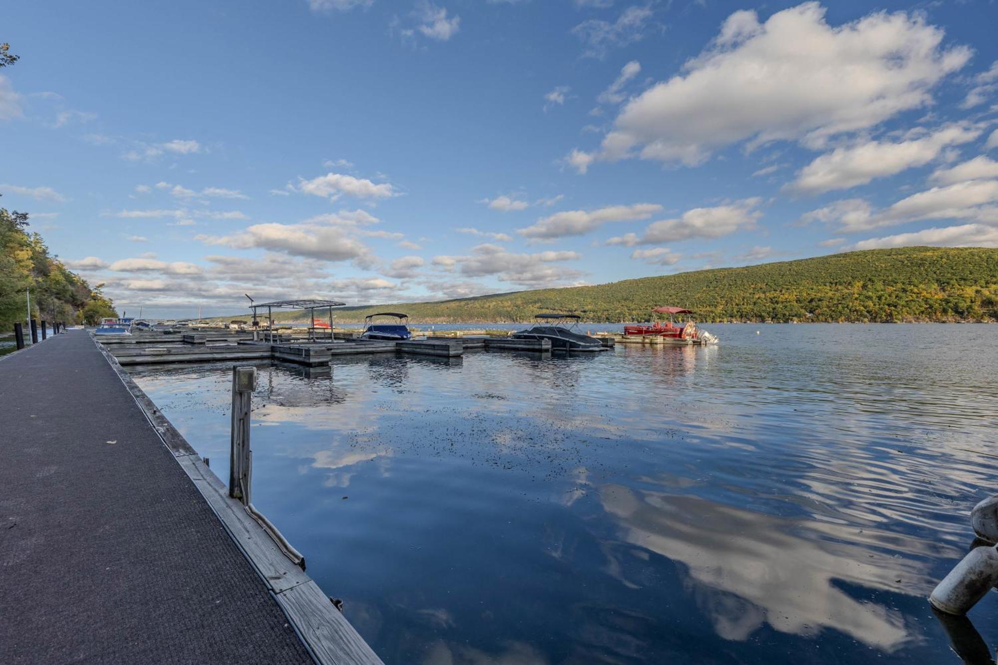 Canandaigua Lake Retreat With View And Private Beach Access, Foliage, Hike, And Ski Экстерьер фото
