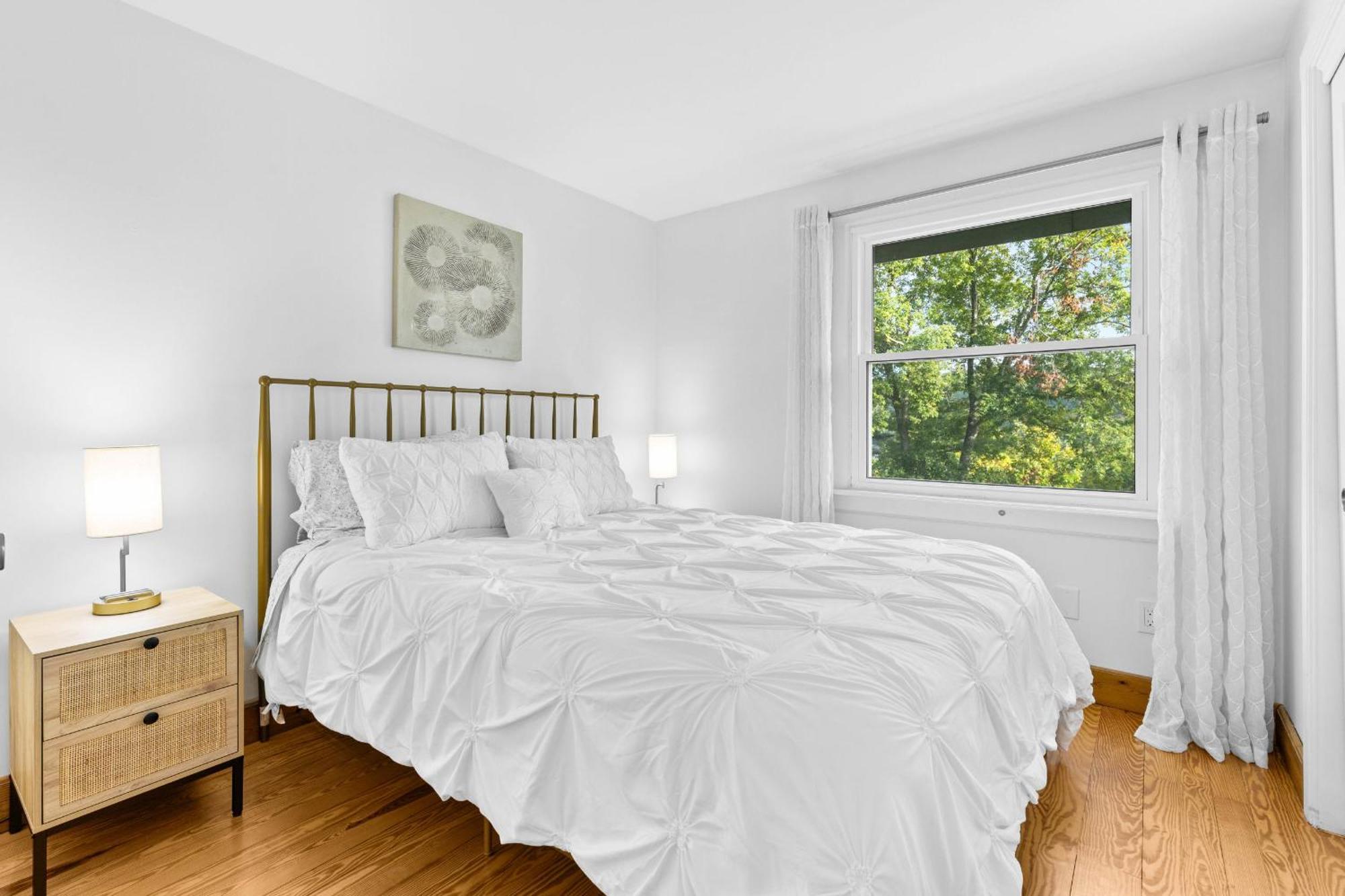 Canandaigua Lake Retreat With View And Private Beach Access, Foliage, Hike, And Ski Экстерьер фото