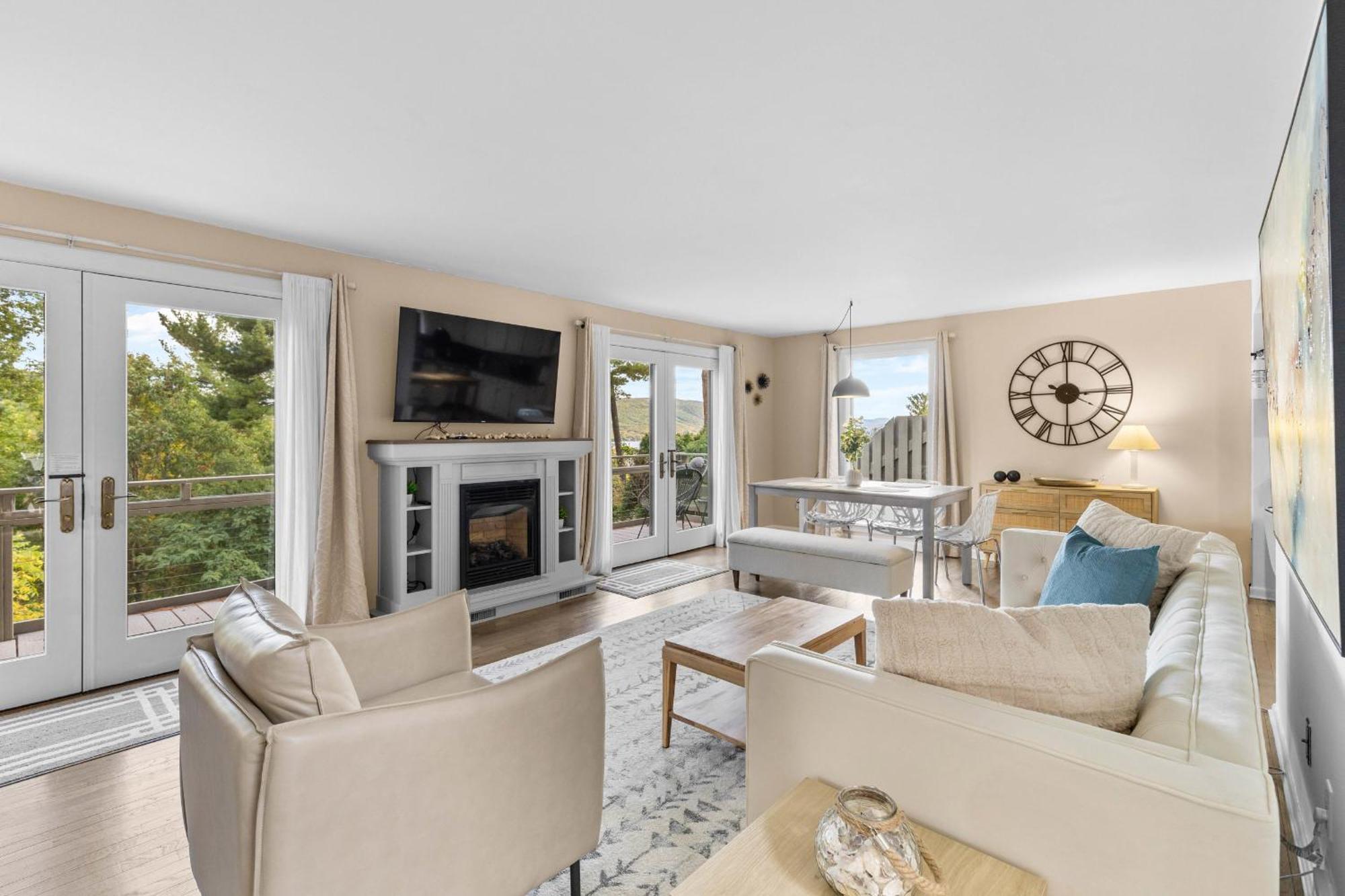 Canandaigua Lake Retreat With View And Private Beach Access, Foliage, Hike, And Ski Экстерьер фото